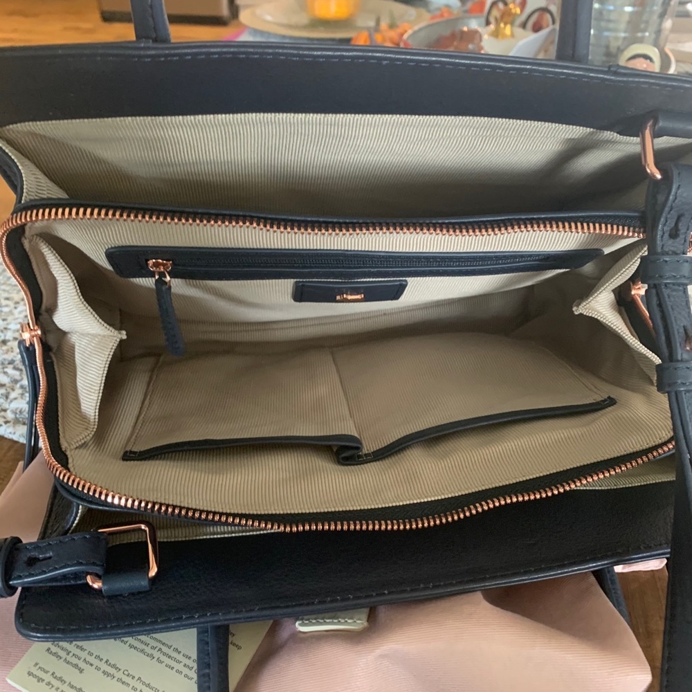 100% Navy RADLEY handbag - Picture 4 of 8
